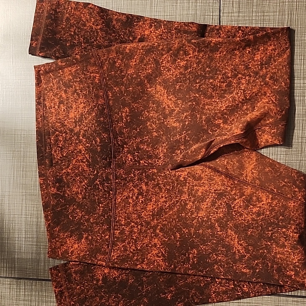 Gently Loved Lululemon Wundertrain Leggings 25"